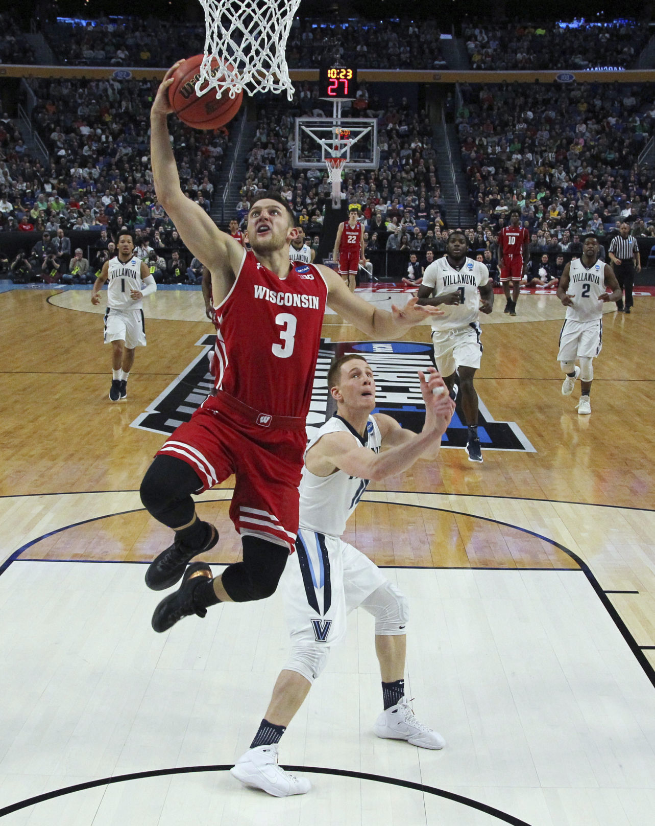 Badgers 65, Wildcats 62